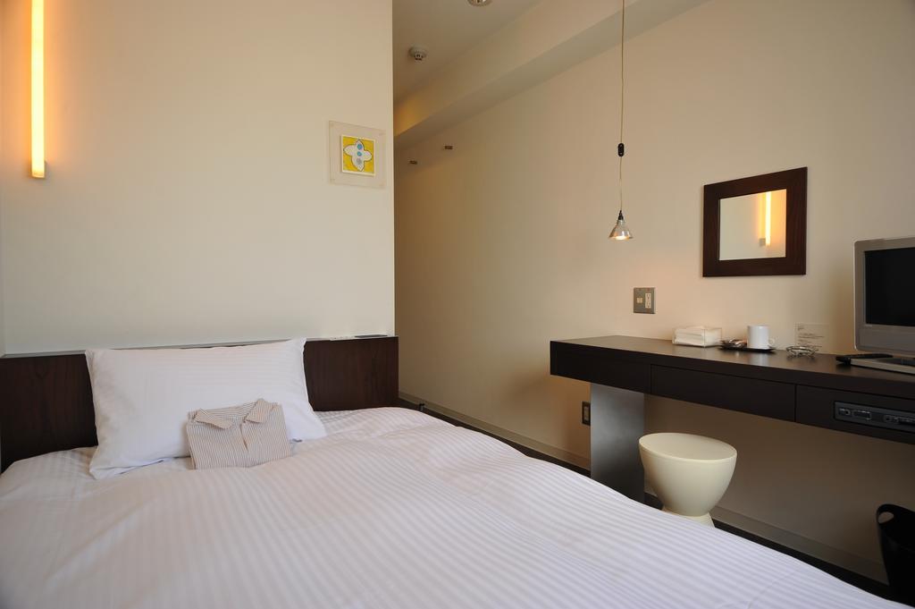 7 Days Hotel Plus Kōchi Стая снимка